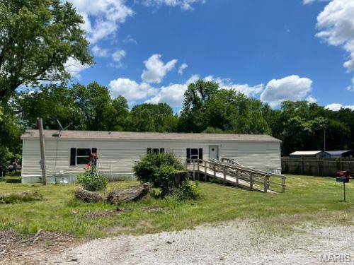 Unincorporated, MO 64835,401 S Maple ST
