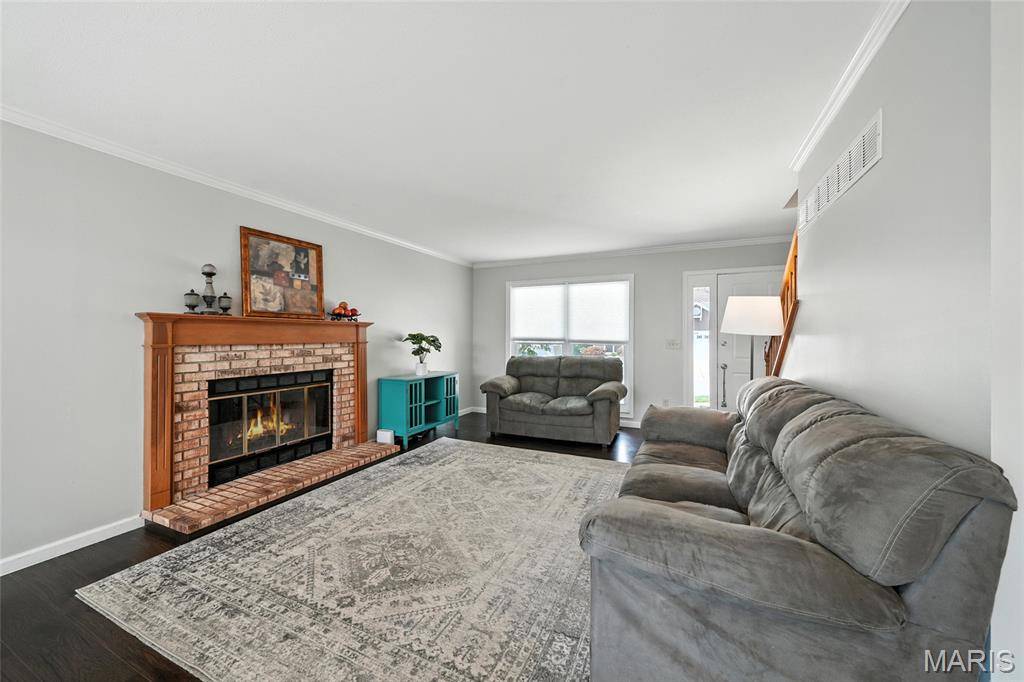 Ballwin, MO 63021,810 Ginger Wood CT