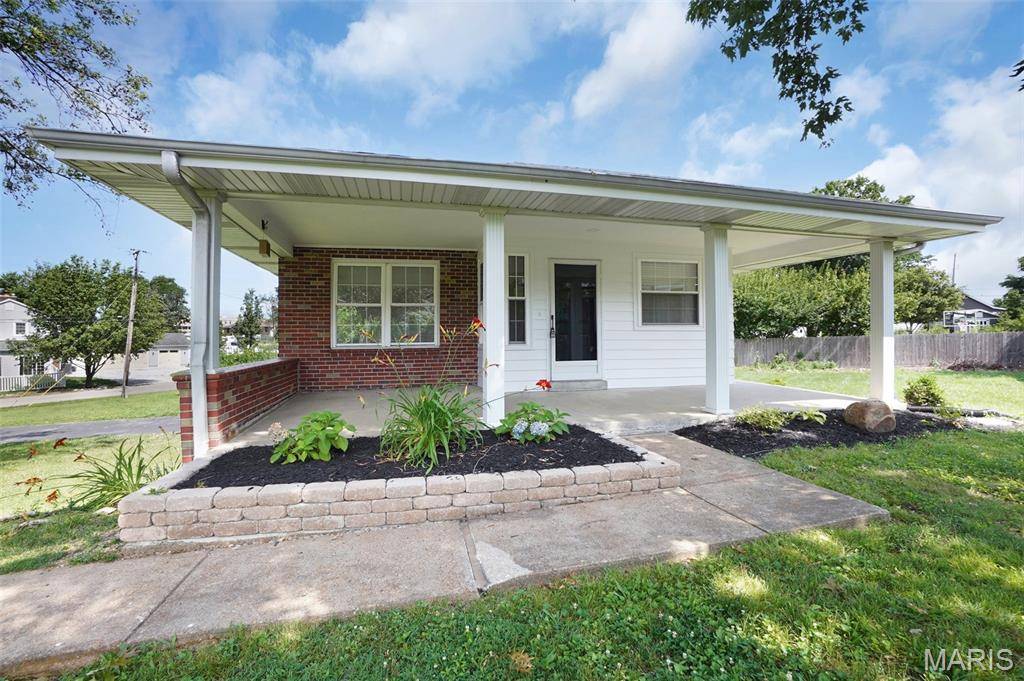 St Louis, MO 63126,2 Sappington Acres DR