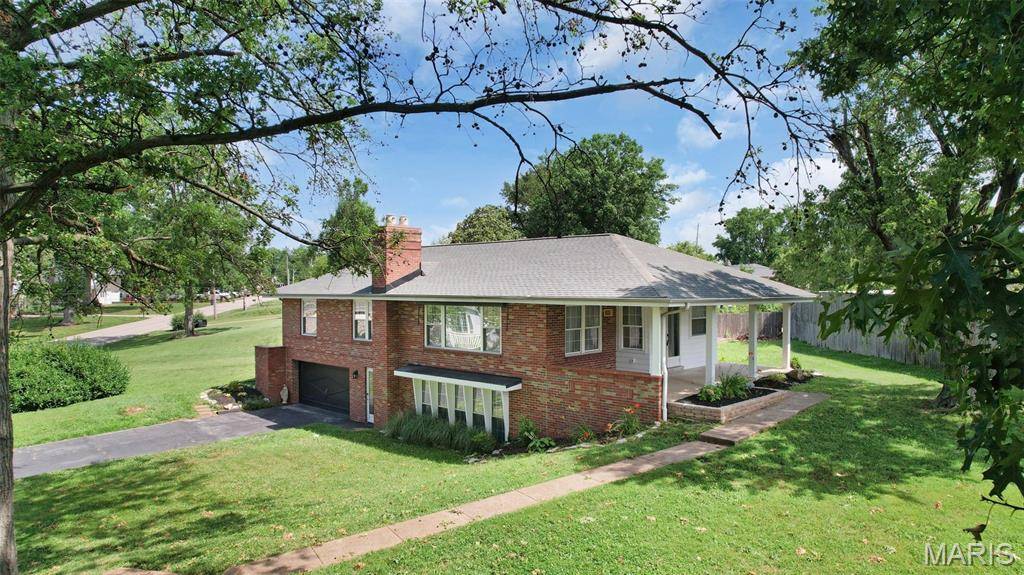 St Louis, MO 63126,2 Sappington Acres DR