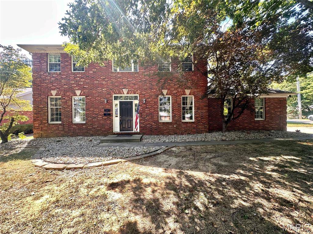 Belleville, IL 62223,12 Pebble Hill DR