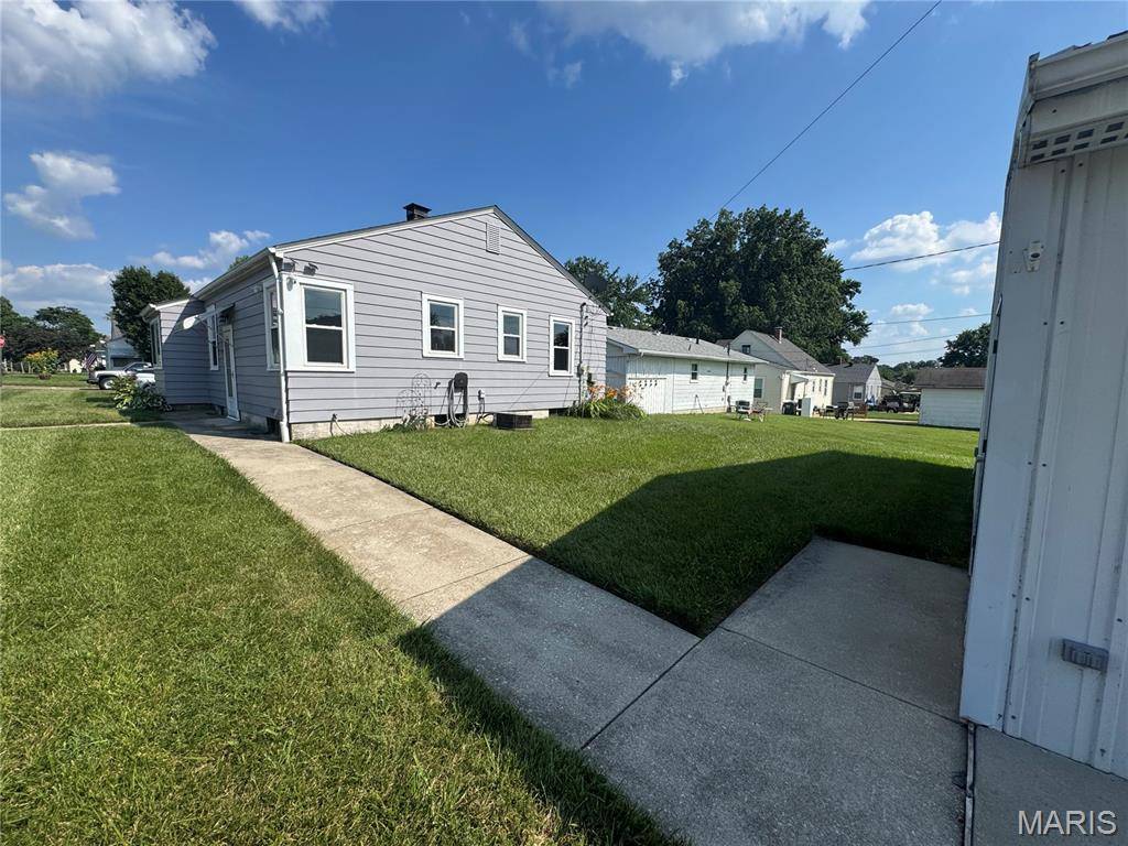 Columbia, IL 62236,203 W Washington ST