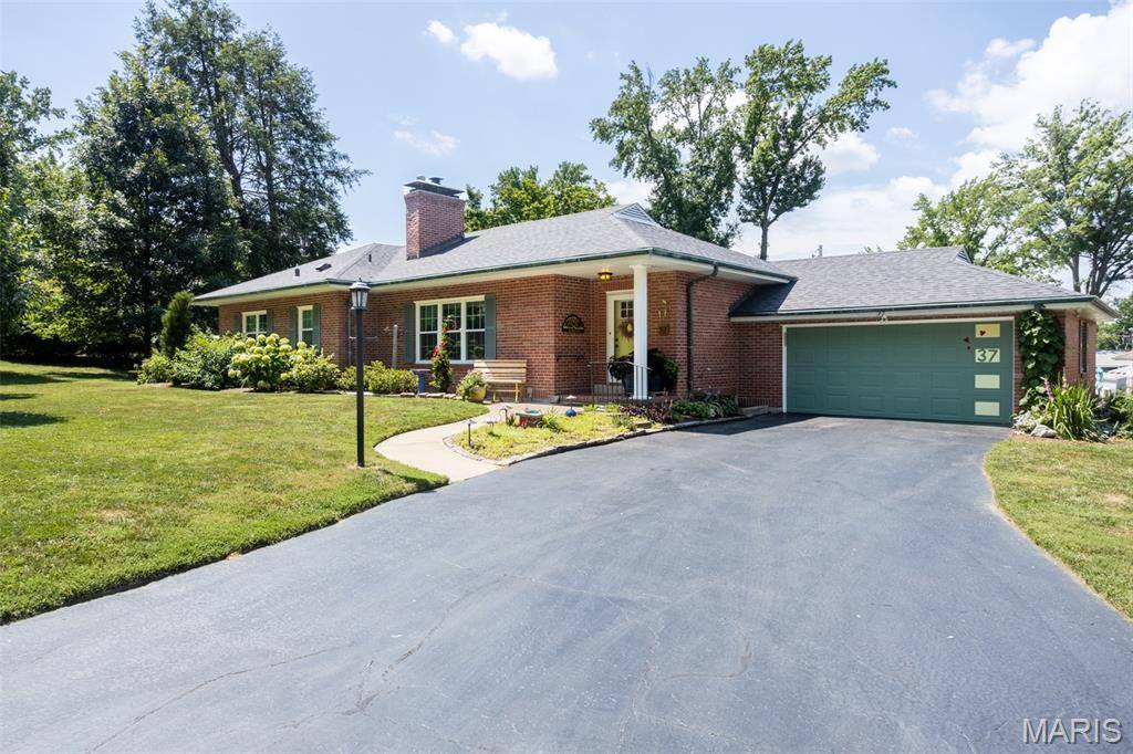 Crestwood, MO 63123,37 Flamingo DR