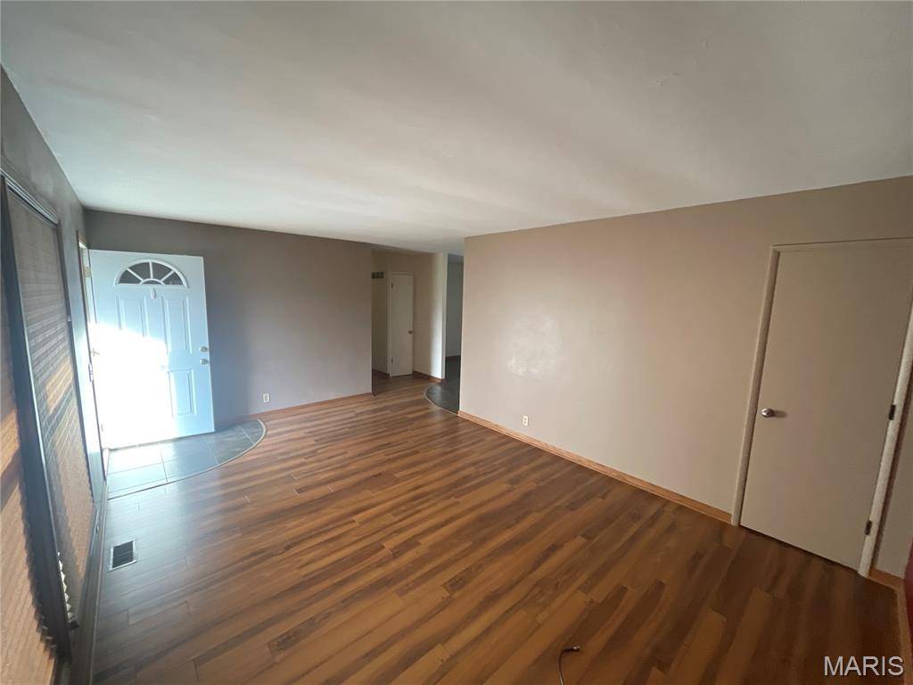 Florissant, MO 63031,2340 Palm DR