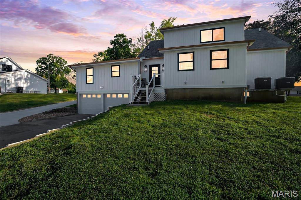 Washington, MO 63090,1716 Pottery RD