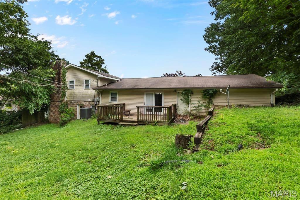 Cape Girardeau, MO 63701,1446 N Henderson ST