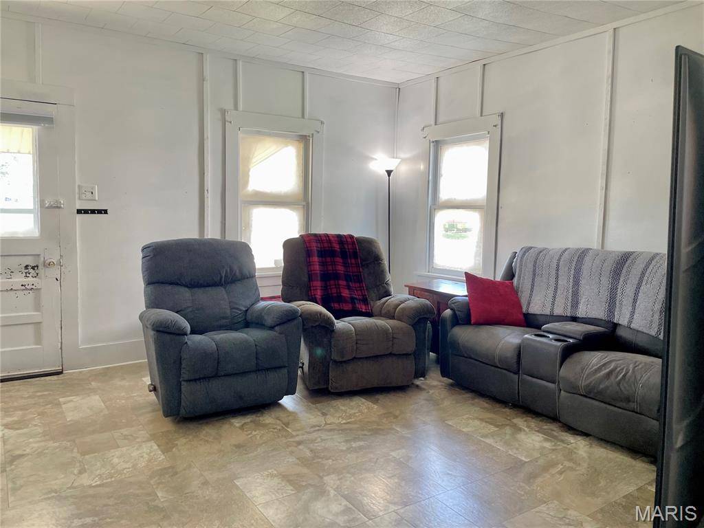 Litchfield, IL 62056,204 E Columbia ST