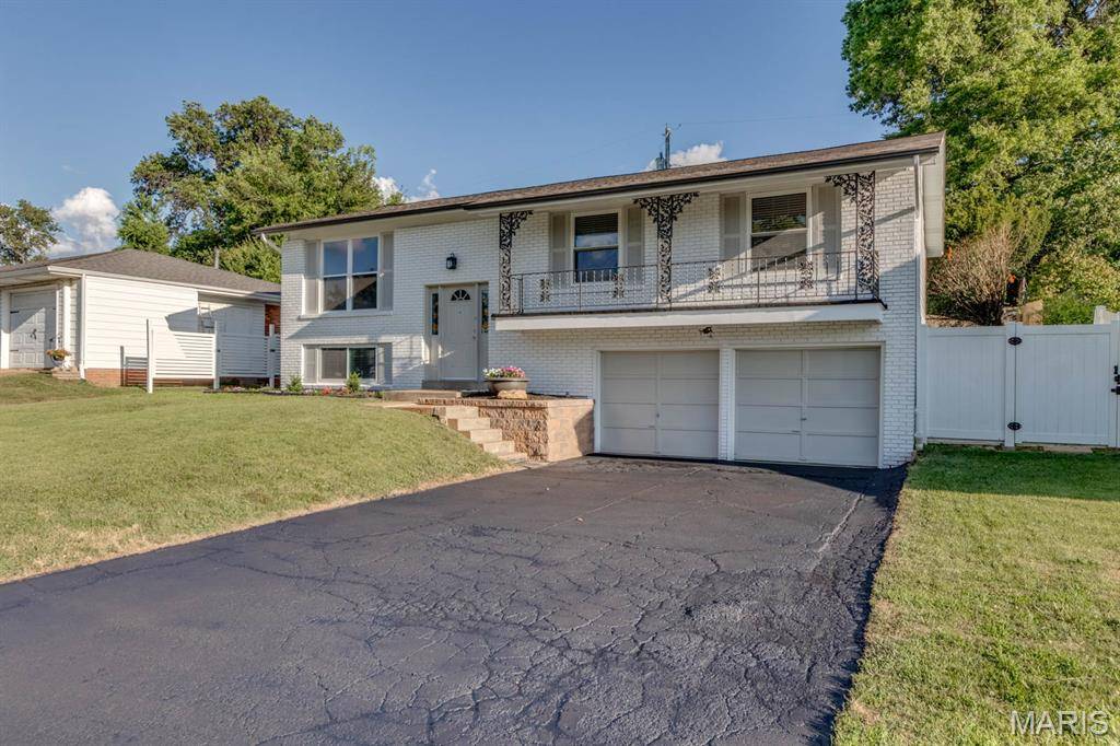 St Louis, MO 63126,11114 Torigney DR