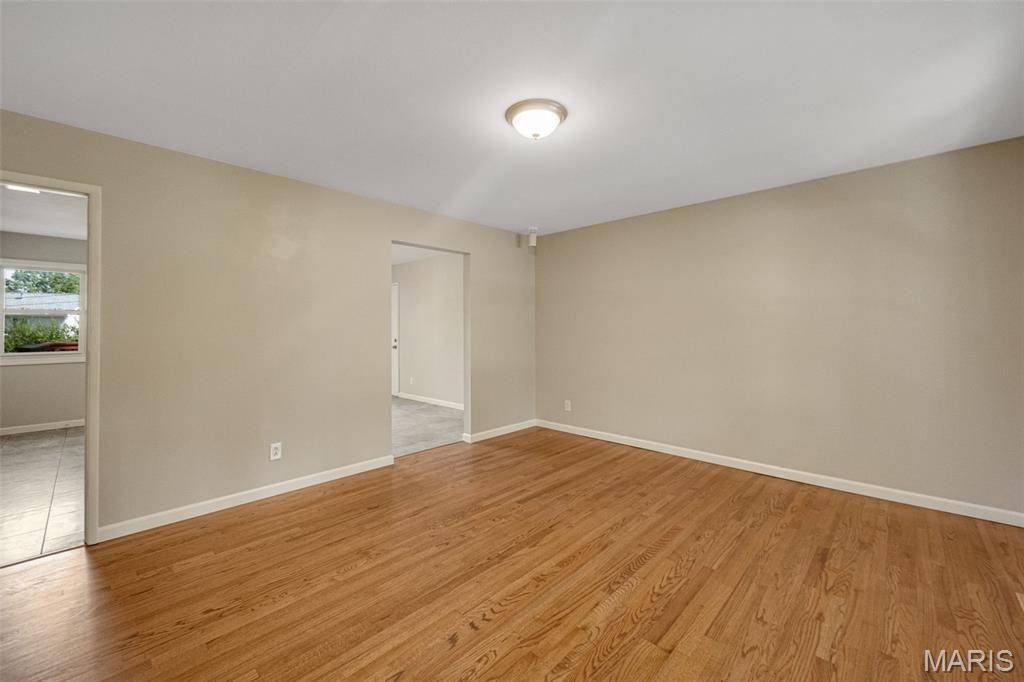 Oakville, MO 63129,6801 Burkemo CT