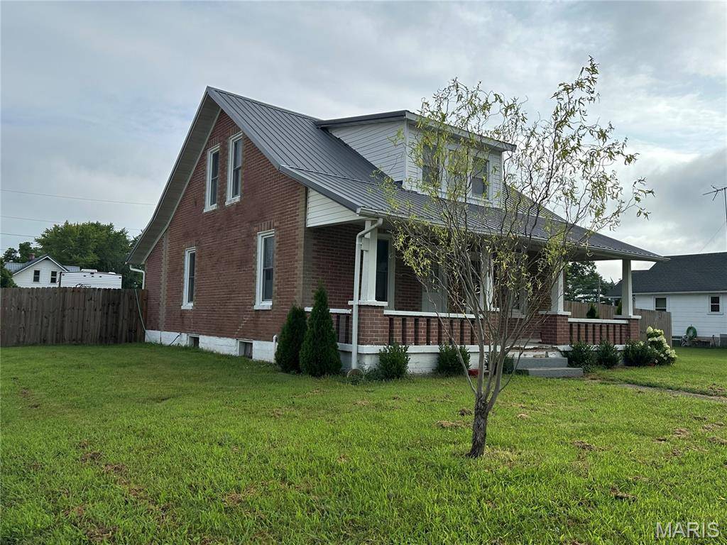 Owensville, MO 65066,301 E Jackson AVE