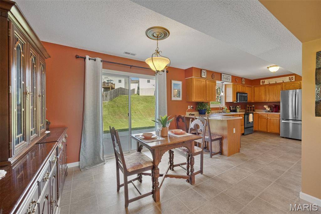Wentzville, MO 63385,617 New Hampton DR