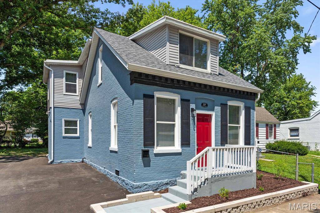 Belleville, IL 62220,207 N 13th ST