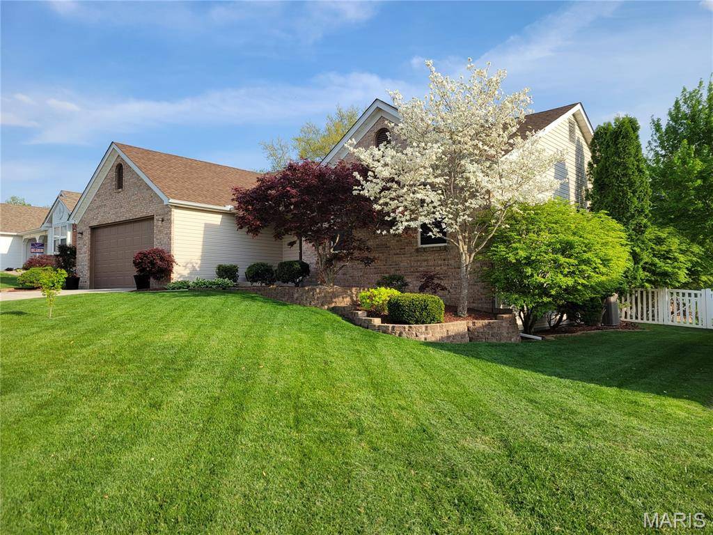 Unincorporated, MO 63304,1070 Dingledine Manor CT