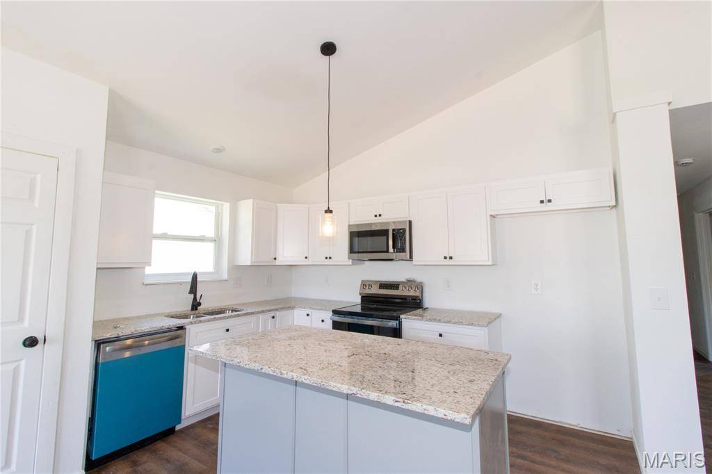 St Peters, MO 63376,114 Green Forest Estates DR