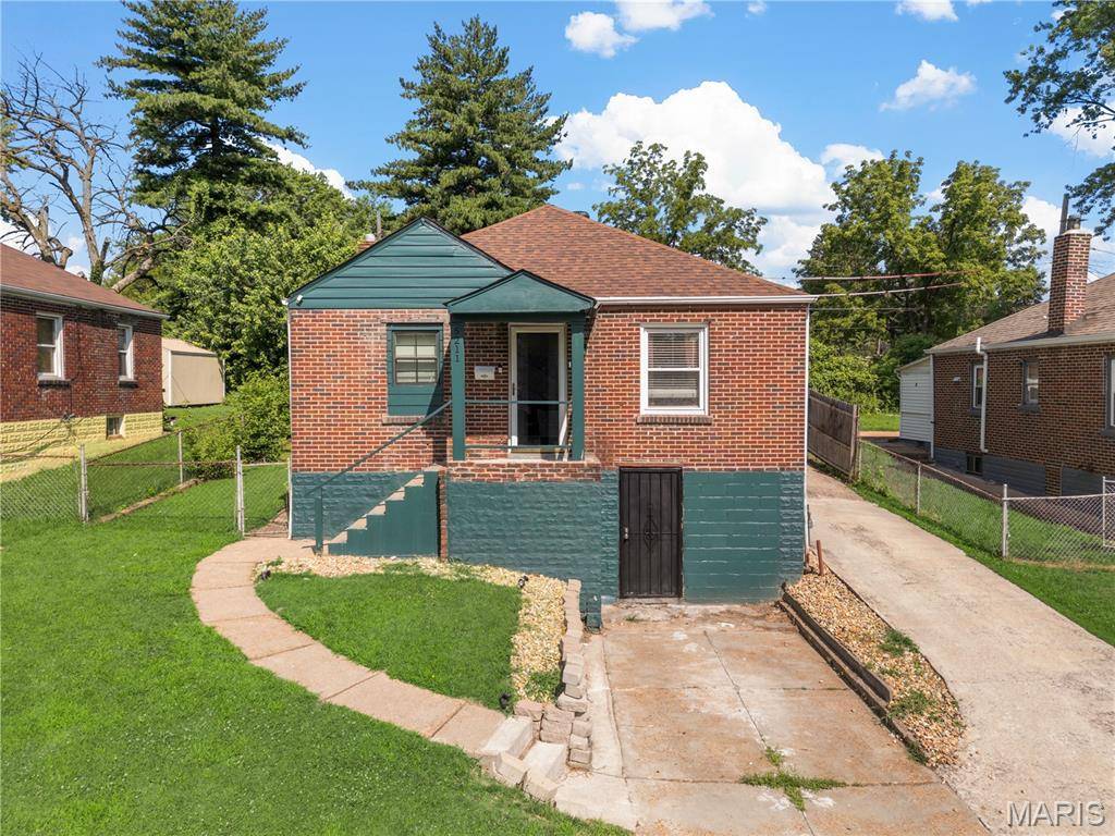 Jennings, MO 63136,5211 Fletcher ST