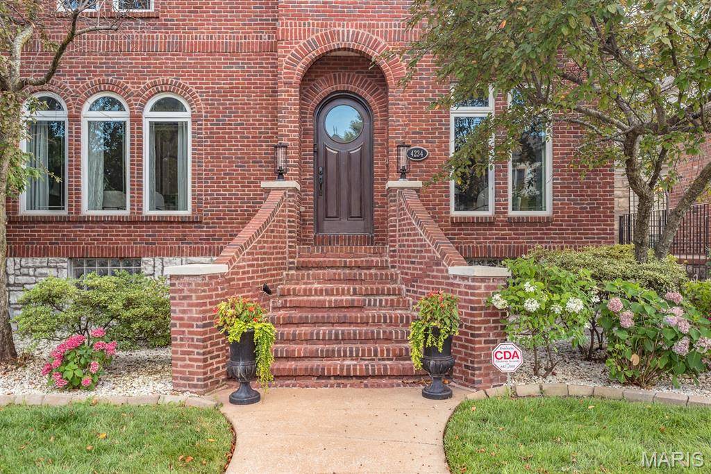 St Louis, MO 63108,4234 Olive ST