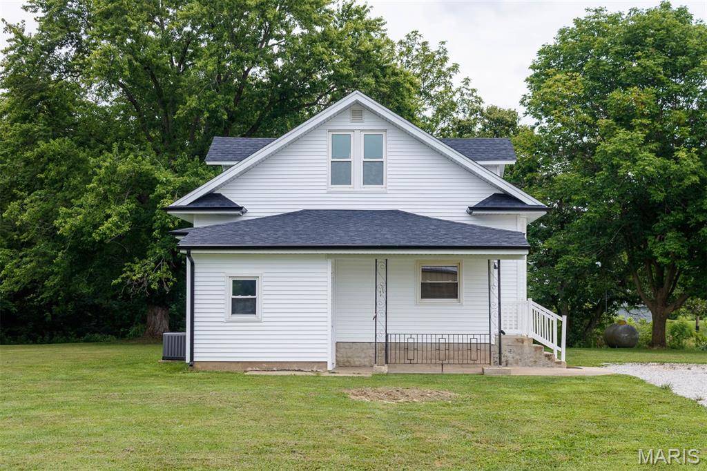 Staunton, IL 62088,18347 Windy Hill RD