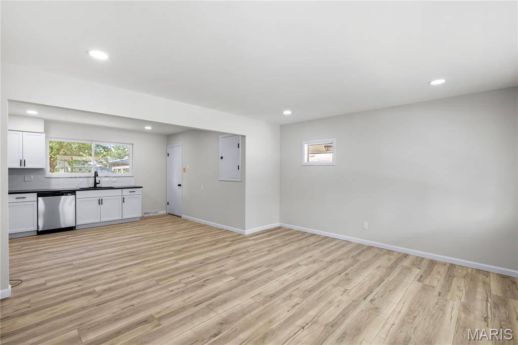 Florissant, MO 63031,12 Hammes DR