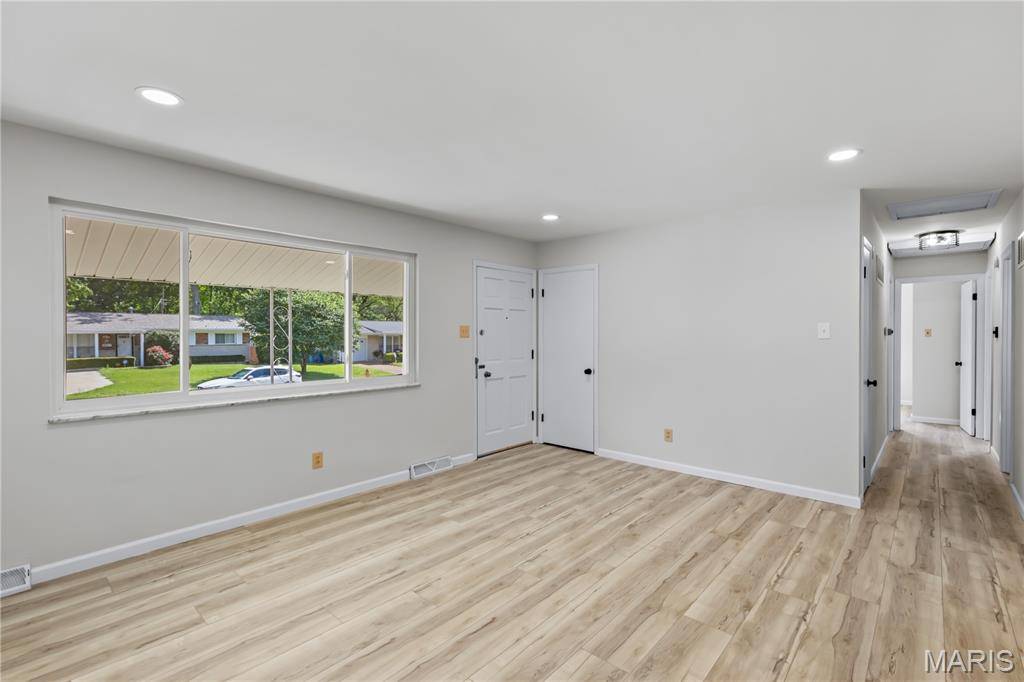 Florissant, MO 63031,12 Hammes DR
