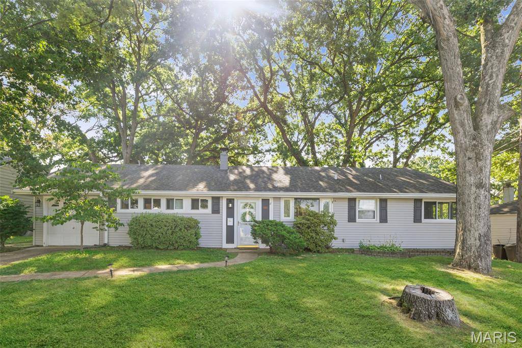 St Louis, MO 63126,1092 Etherton DR