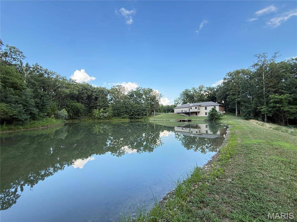 Waterloo, IL 62298,5143 Sportsman RD