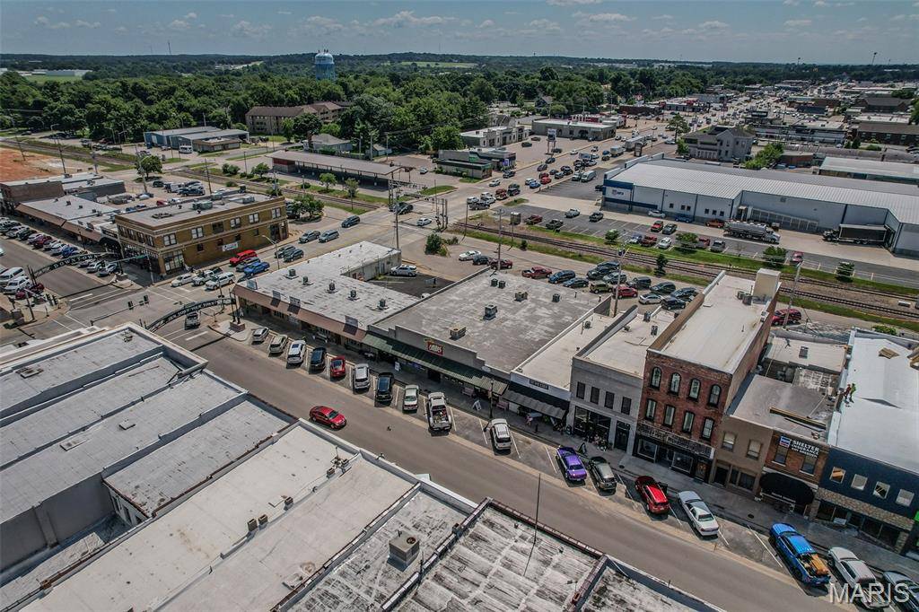 Lebanon, MO 65536,112 W Commercial ST