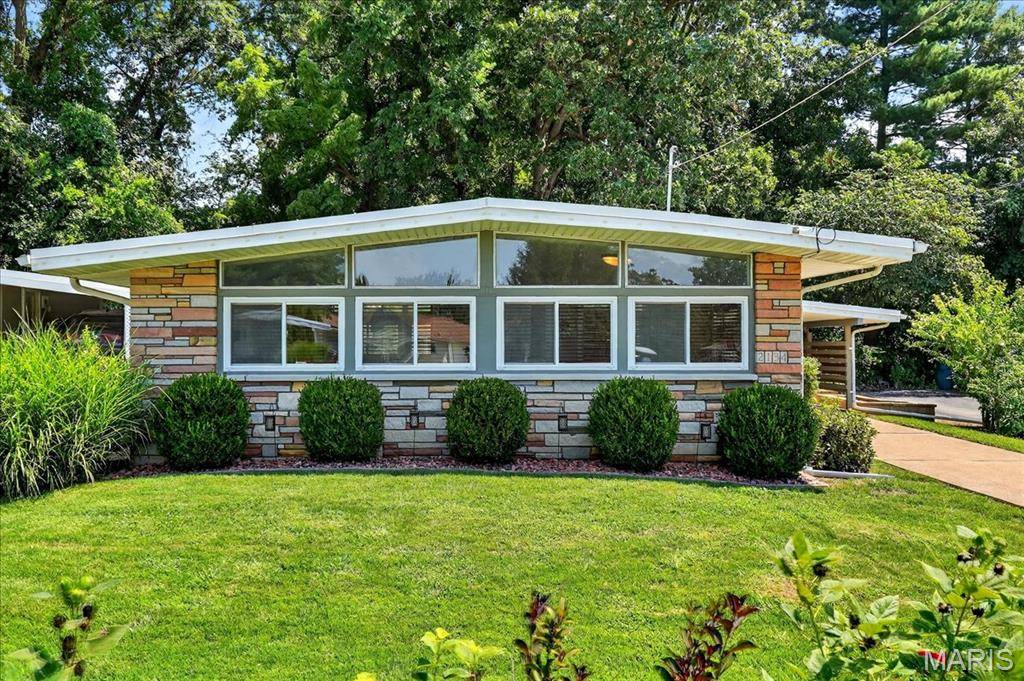 St Louis, MO 63131,2134 East DR