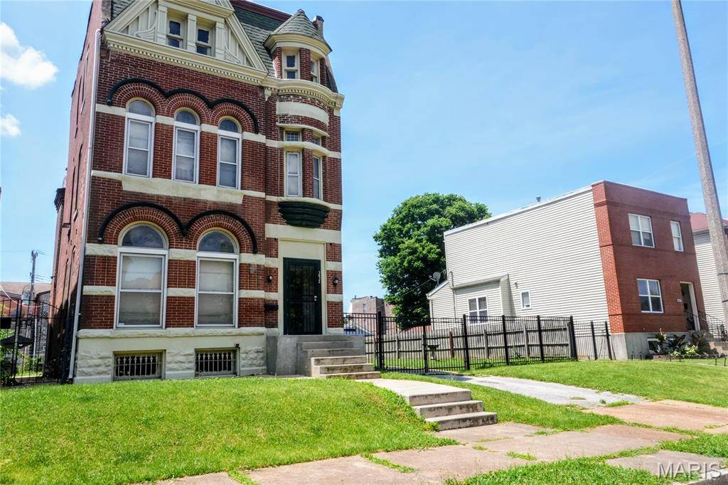 St Louis, MO 63113,3632 Cook AVE