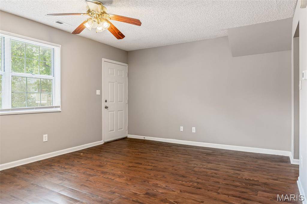 St Louis, MO 63144,9029 N Swan CIR
