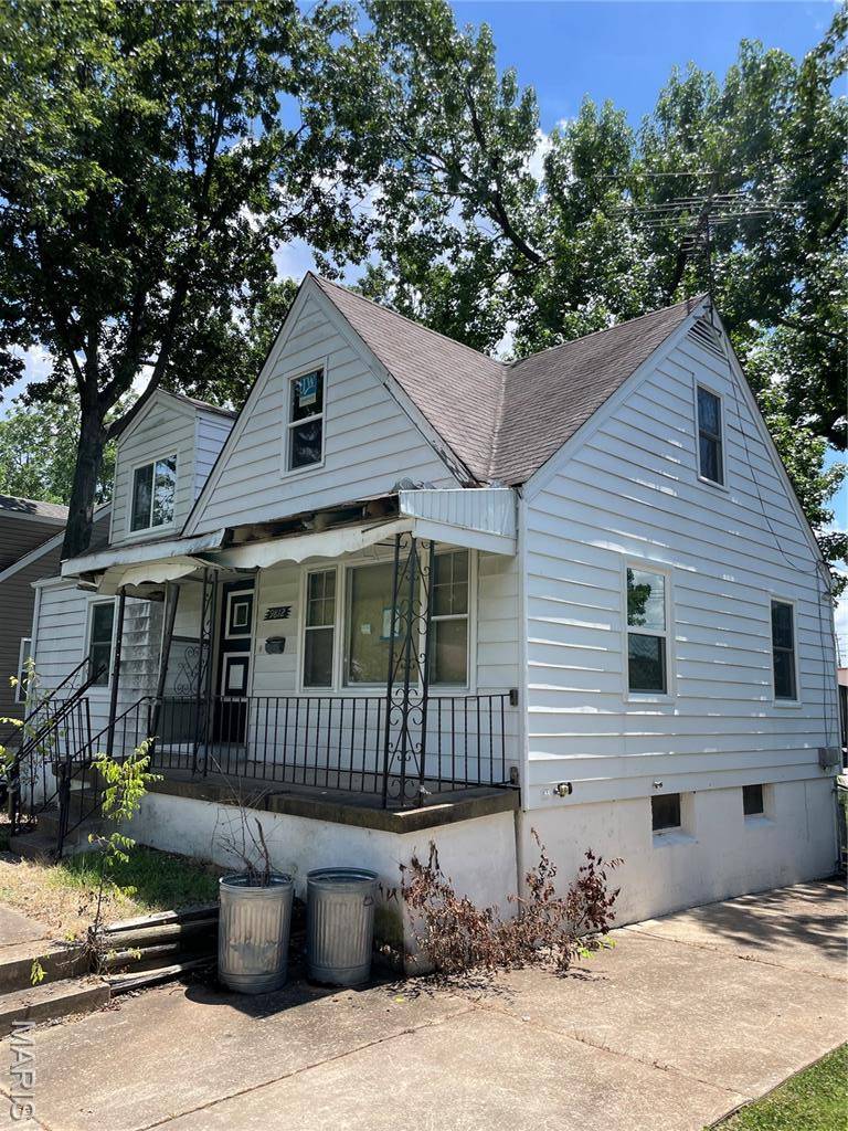 St Louis, MO 63114,9812 Zykan DR