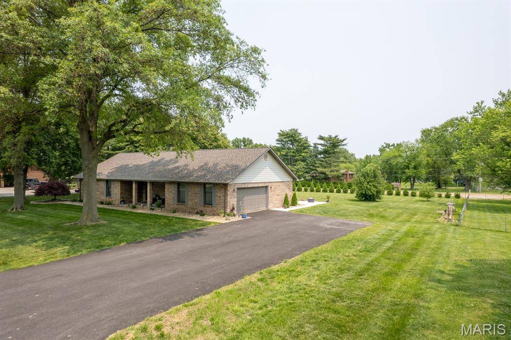 Troy, IL 62294,616 E Brentmoor DR