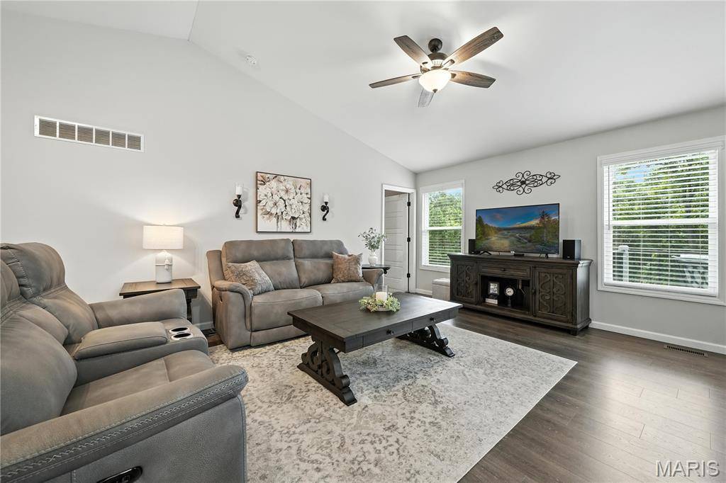 Wright City, MO 63390,484 Indian Lake DR