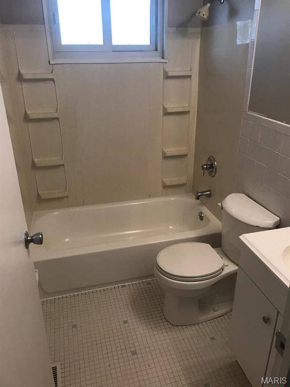 Florissant, MO 63031,735 Crabapple LN