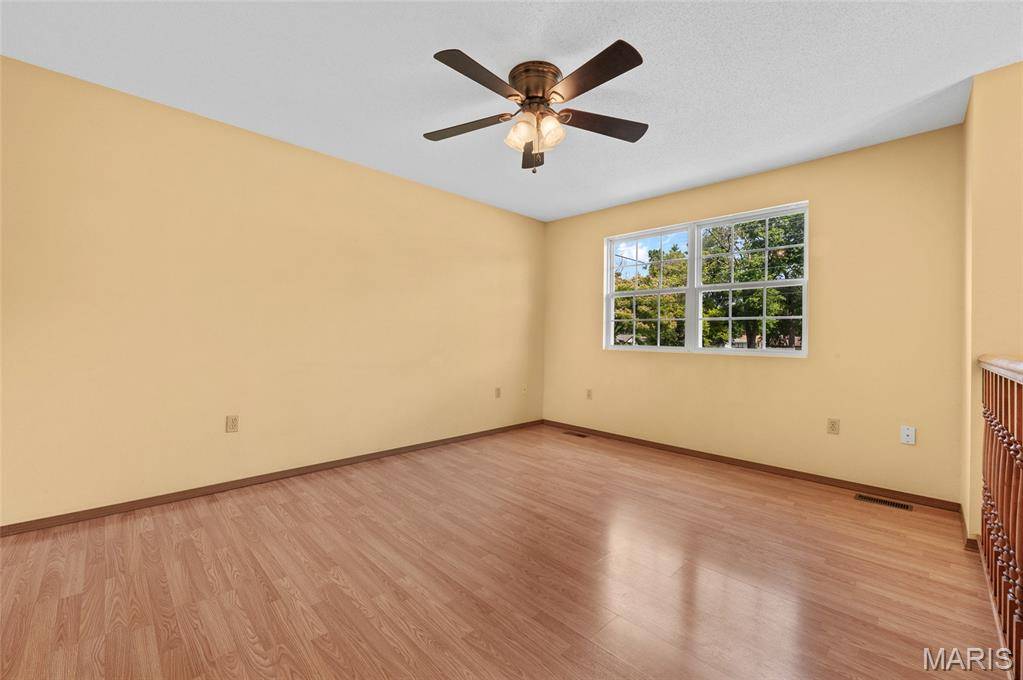 Bethalto, IL 62010,221 James ST