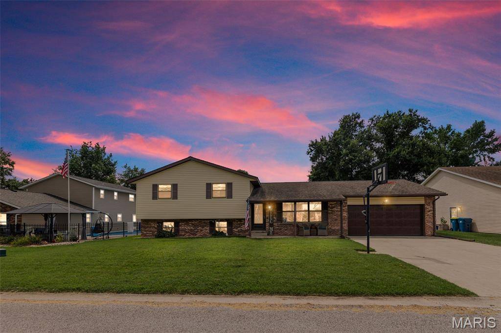 New Baden, IL 62265,207 Peach LN