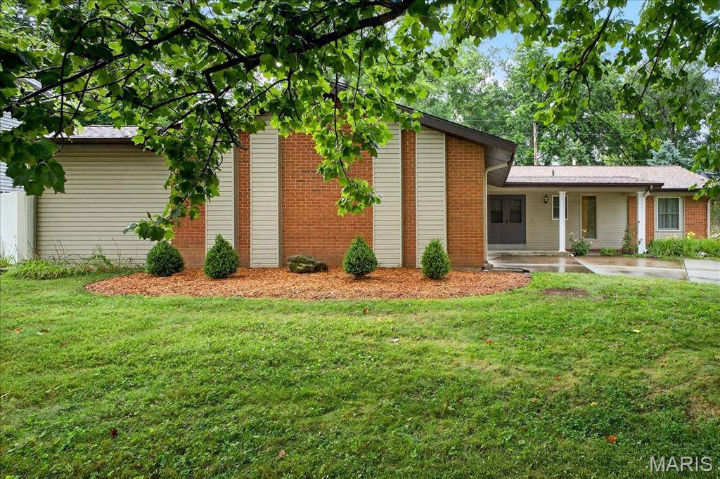 St Charles, MO 63301,809 Longview DR
