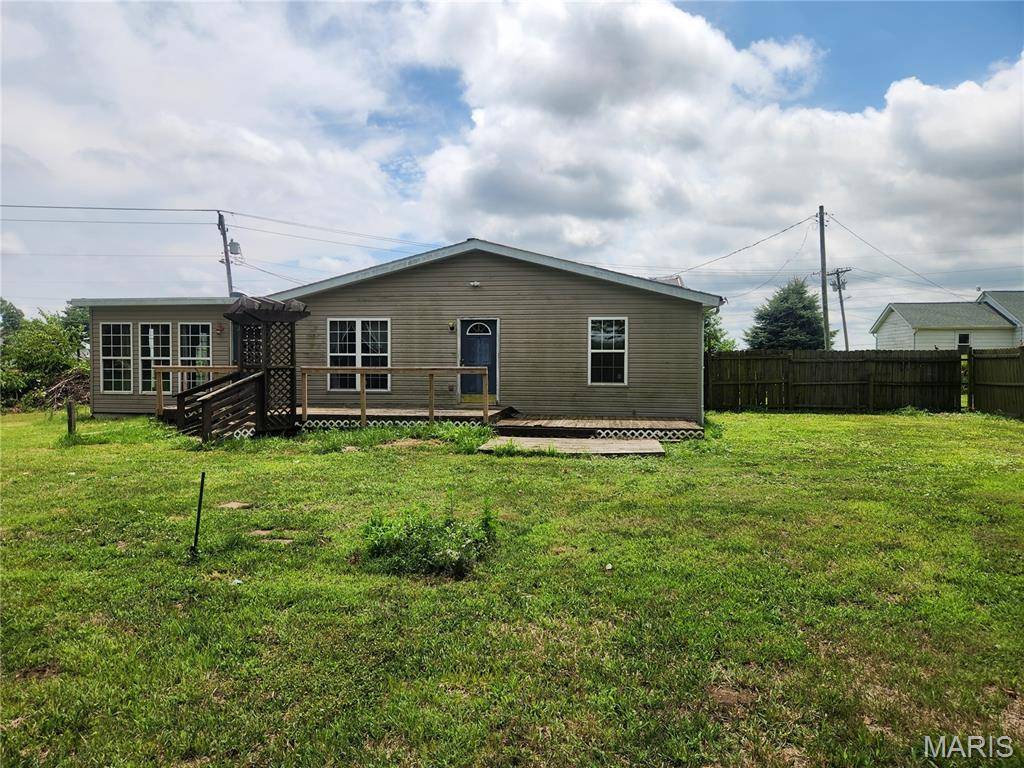 Belleville, IL 62221,3021 Carlyle AVE