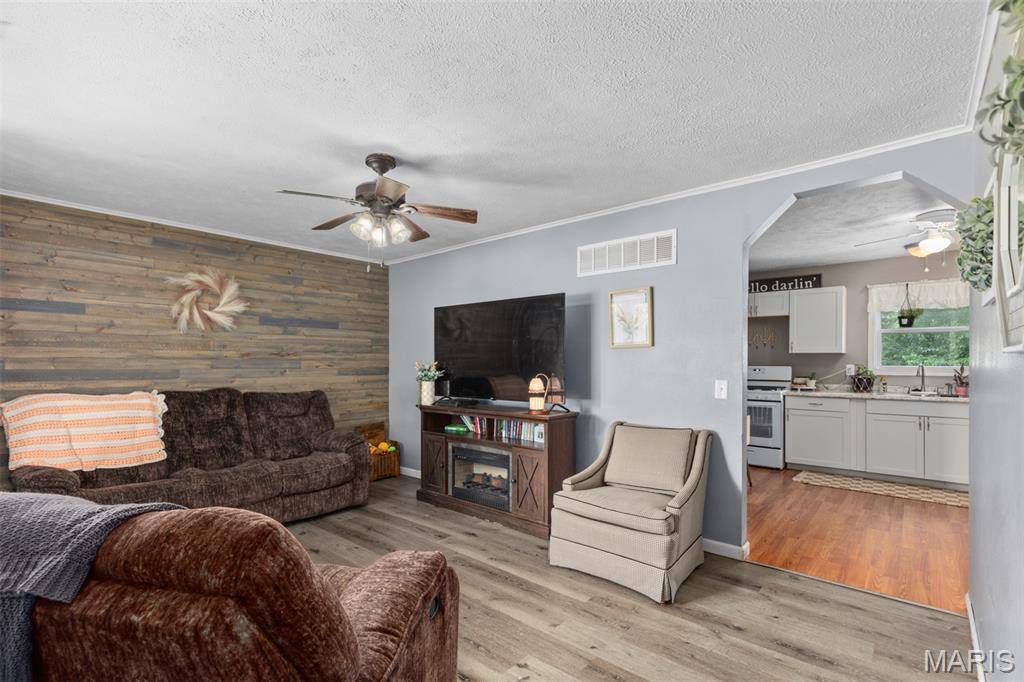 Staunton, IL 62088,305 W 8th ST