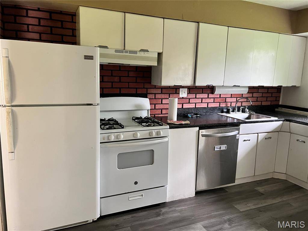 Florissant, MO 63031,170 Alberto LN