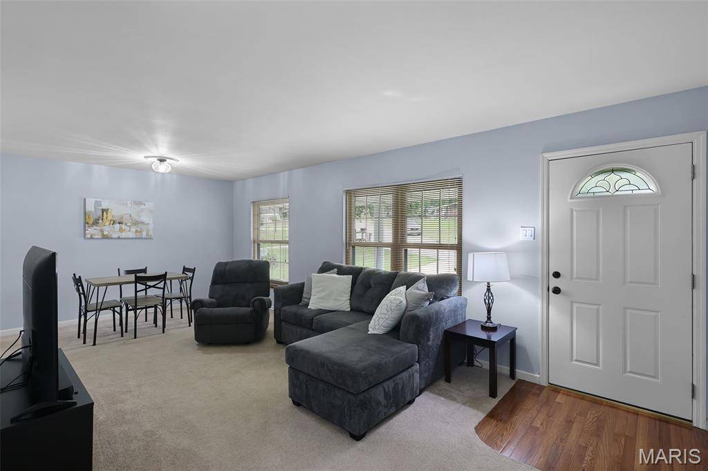 St Louis, MO 63129,4253 Snelson DR
