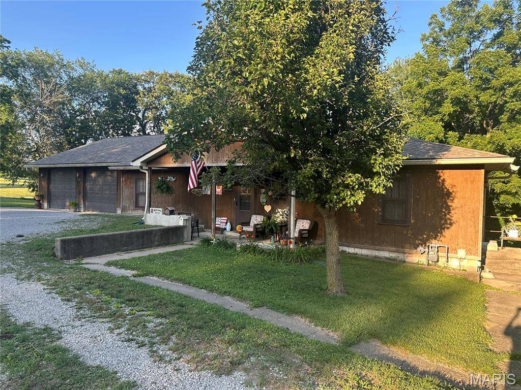 Hannibal, MO 63401,9197 County Road 418