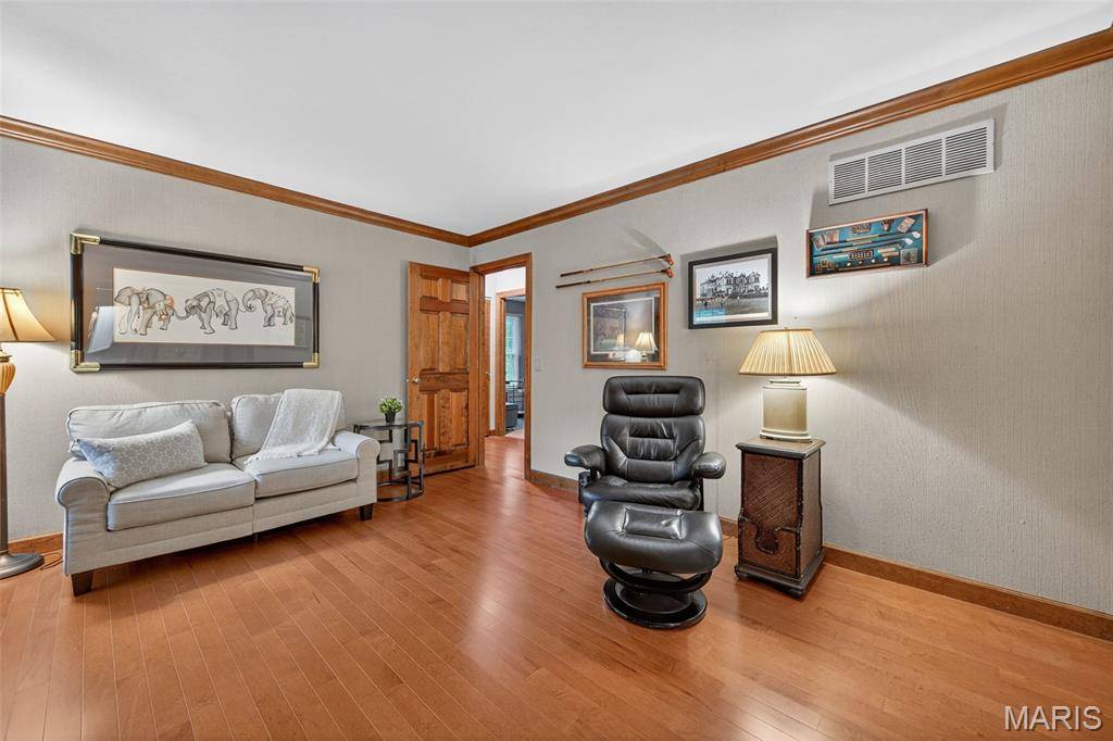 Warson Woods, MO 63122,508 Meadow Creek LN