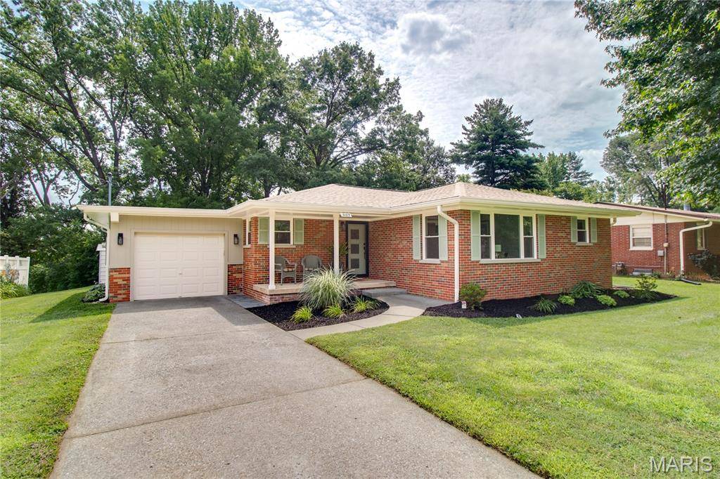 Godfrey, IL 62035,5103 Staten DR