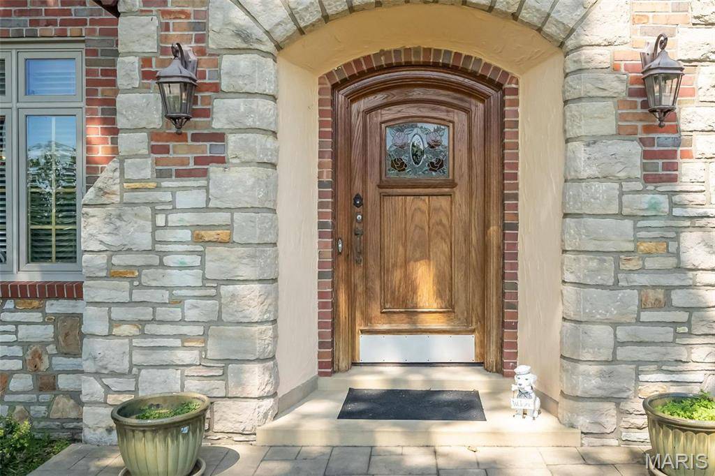 Fenton, MO 63026,735 River Hills DR