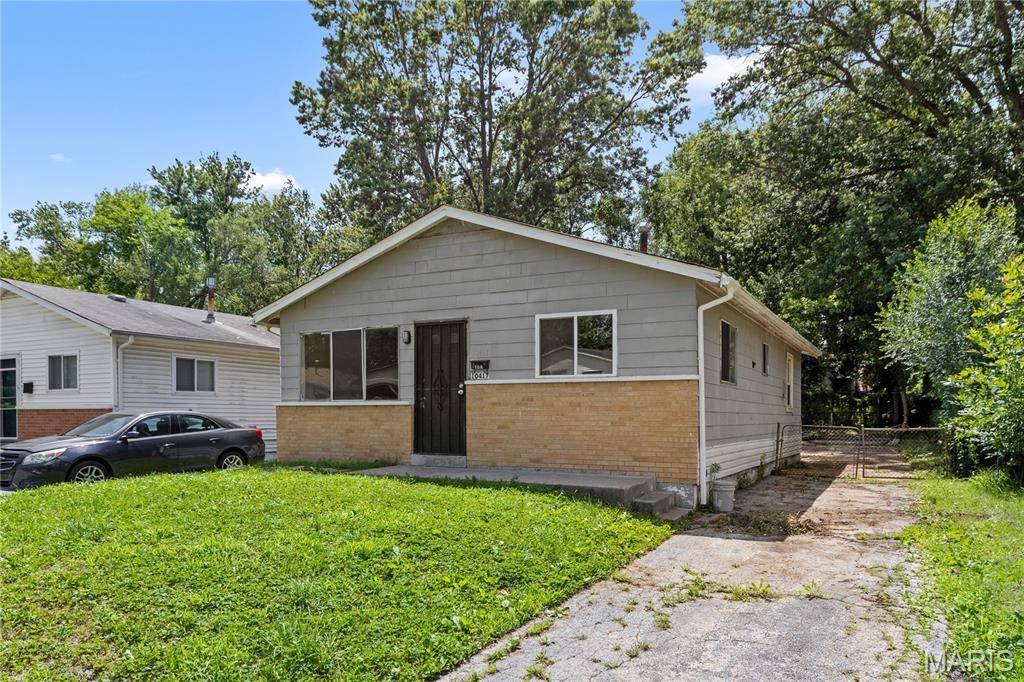 St Louis, MO 63136,10417 Count DR