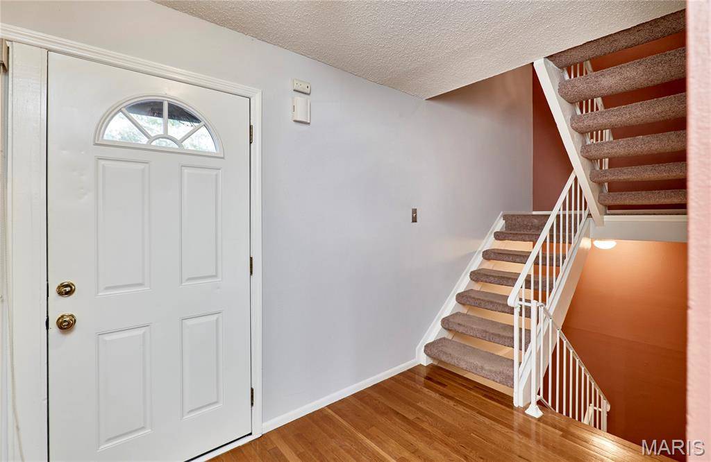 Ballwin, MO 63021,221 Braeshire DR #A