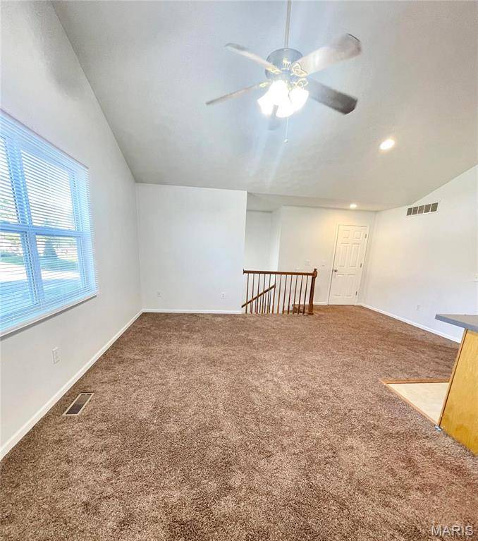 Highland, IL 62249,723 SYCAMORE ST #A
