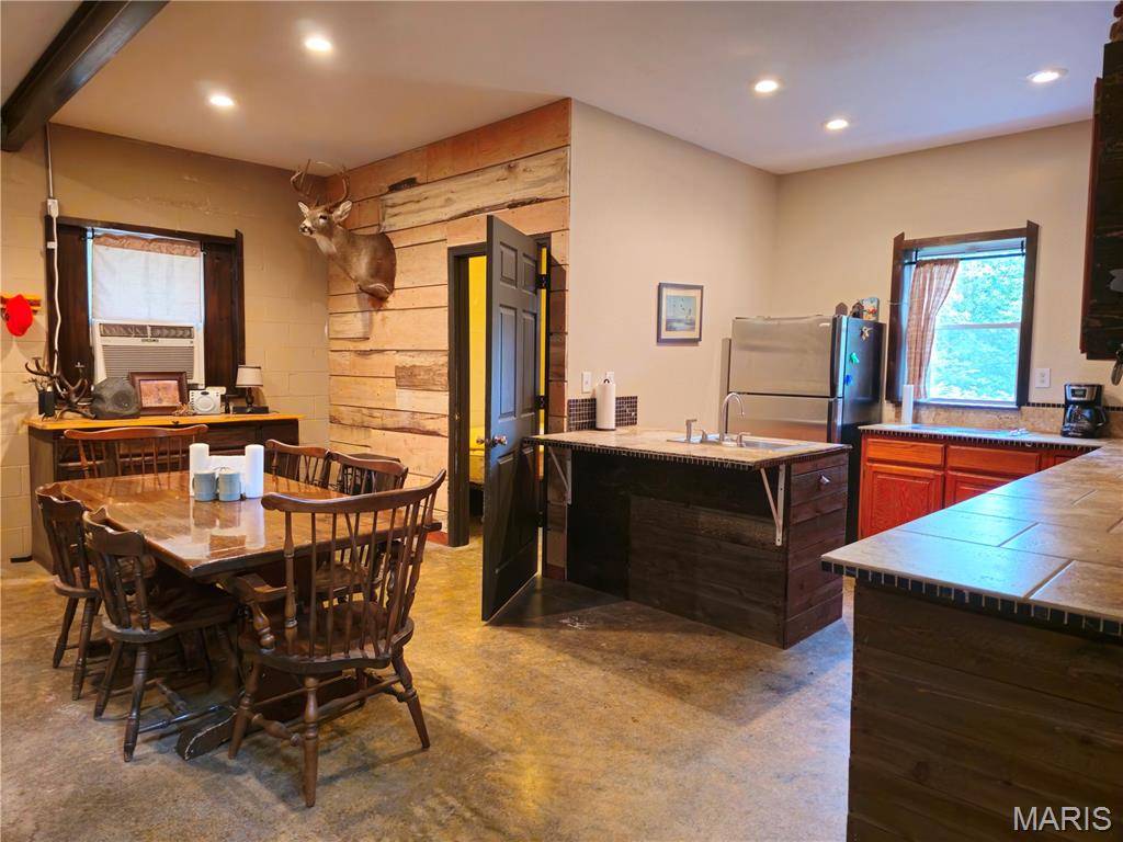 Versailles, MO 65084,6908 Coon Club Rd