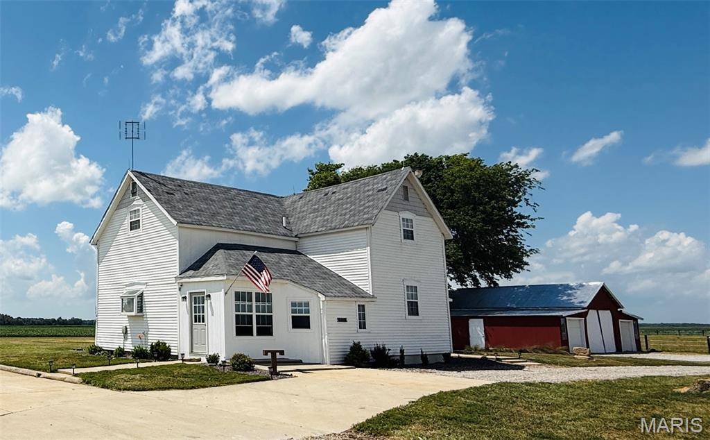 Nashville, IL 62263,5599 County Highway 21