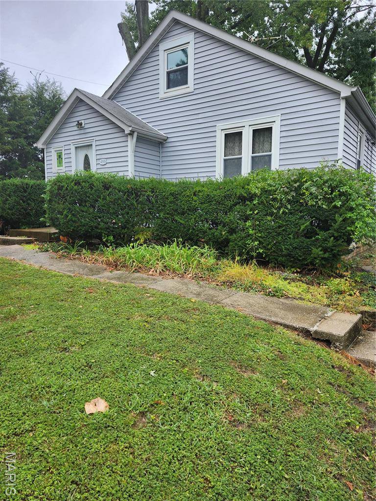Florissant, MO 63031,455 Graham RD